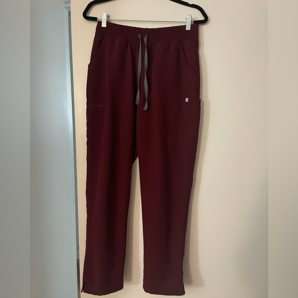Medium Figs burgundy high waisted scrub pants